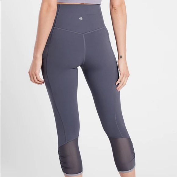 NWT Athleta Salutation Stash Pocket Crop, M - Picture 3 of 10